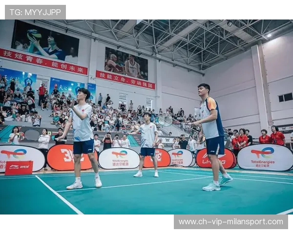 2025李宁李永波杯3V3羽毛球赛总决赛圆满落幕 激烈对决精彩纷呈 2025李宁李永波杯3V3羽毛球赛总决赛圆满落幕 激烈对决精彩纷呈