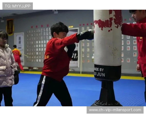 2025广东省武术散打搏击俱乐部联赛韶关站圆满落幕韶关市搏击王者对抗赛精彩呈现 2025广东省武术散打搏击俱乐部联赛韶关站圆满落幕韶关市搏击王者对抗赛精彩呈现