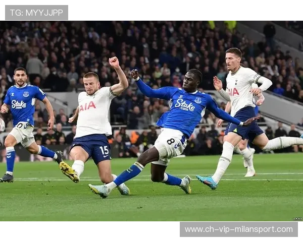 英超桑德兰1比1埃弗顿比赛中争议判罚引发热议与讨论