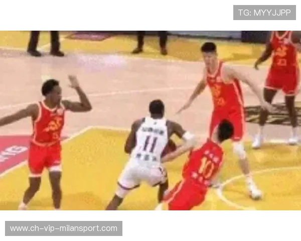 CBA 球员肘击争议引发联盟纪律讨论