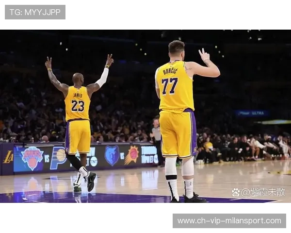 湖人防守轮转快，空位明显减少